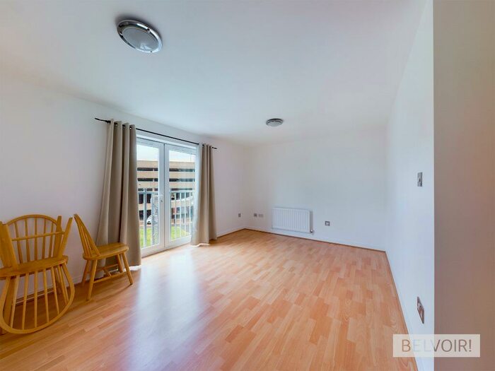 2 Bedroom Flat To Rent In Carpathian Court, Chamberlain Court, Birmingham, B18