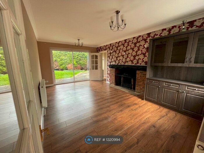 3 Bedroom Terraced House To Rent In Laurel Close, Dartford, DA1