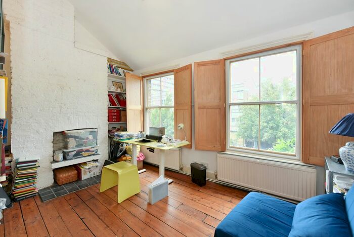 2 Bedroom End Of Terrace House For Sale In Cassland Road, London, E9