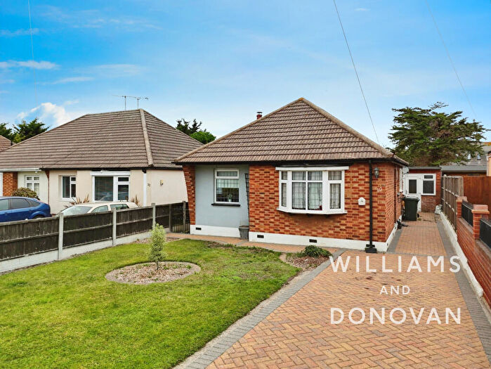 2 Bedroom Detached Bungalow For Sale In Barncombe Close, Benfleet, SS7
