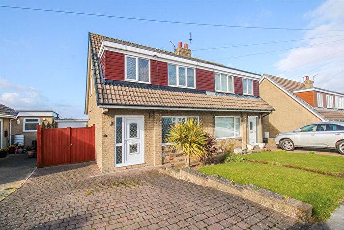 3 Bedroom Semi Detached House For Sale In Highfield Crescent, Overton, Wakefield, WF4