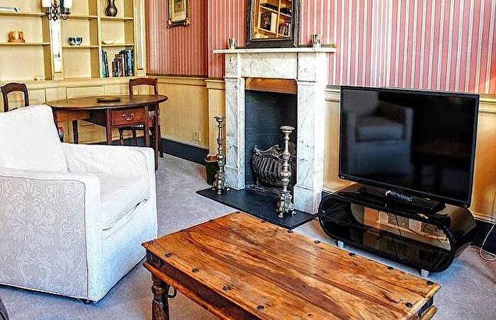 1 Bedroom Flat To Rent In Bina Gardens, SW5