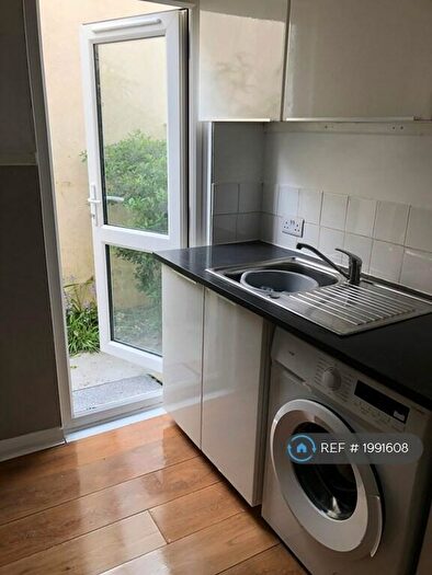 1 Bedroom Flat To Rent In Western Place, Worthing, BN11
