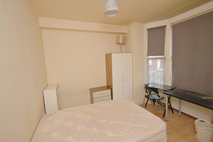 6 Bedroom Terraced House To Rent In Mabfield Road, Fallowfield, Manchester, M14