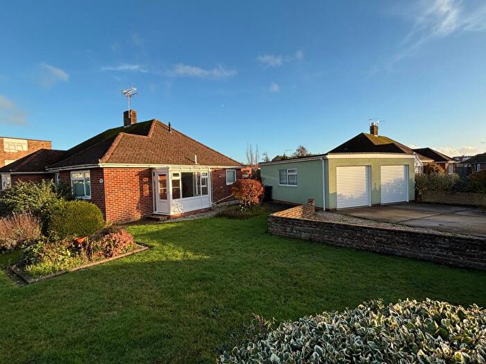 2 Bedroom Semi-Detached Bungalow For Sale In Orchard Way, Bognor Regis, PO22