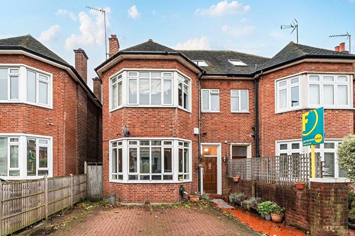 6 Bedroom Semi Detached House For Sale In Fordwych Road, Cricklewood, London, NW2