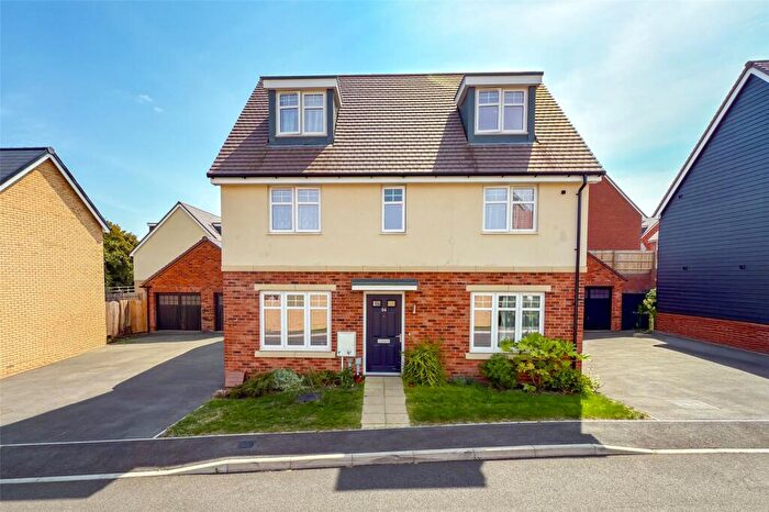 5 Bedroom Detached House To Rent In Osprey Drive, St. Albans, Hertfordshire, AL4