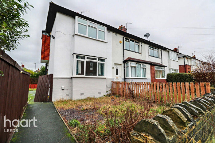 2 Bedroom Semi-Detached House For Sale In Brooklyn Place, Leeds, LS12