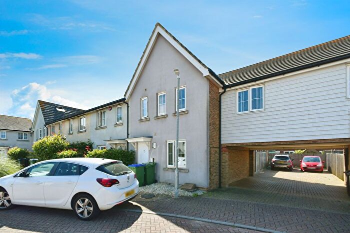 3 Bedroom End Of Terrace House For Sale In Roundhouse Crescent, Peacehaven, BN10
