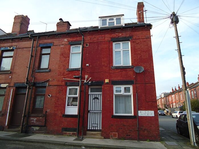 2 Bedroom End Terrace House For Sale In Harlech Crescent, Beeston, LS11