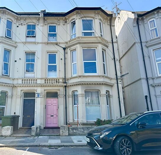 2 Bedroom Flat For Sale In Braybrooke Road, Hastings, TN34