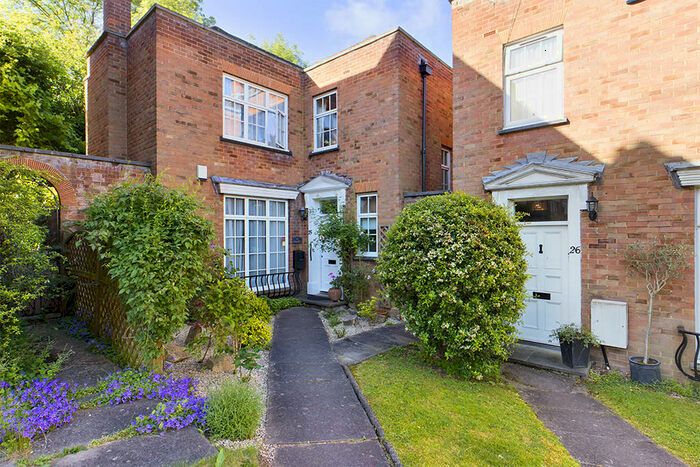 3 Bedroom Detached House To Rent In Flag Walk, Pinner, HA5