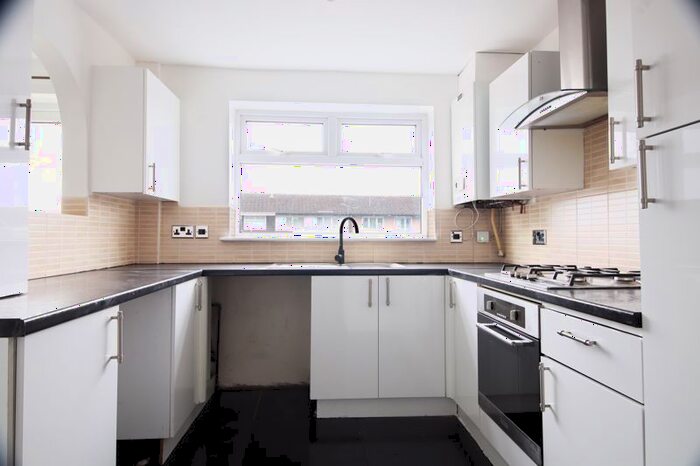 3 Bedroom Property To Rent In Grangeway, Runcorn, WA7