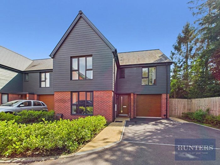 4 Bedroom Detached House To Rent In Hobarts Close, Innsworth, GL3