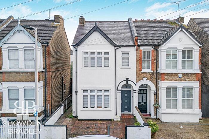 3 Bedroom Semi Detached House For Sale In Malmesbury Road, South Woodford, E18