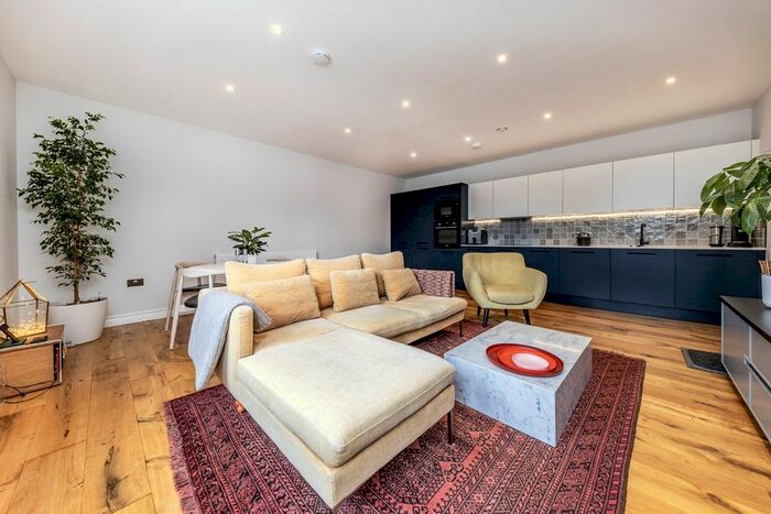 2 Bedroom Flat For Sale In Esher Park Gardens, Littleworth Road, Esher, Surrey, KT10