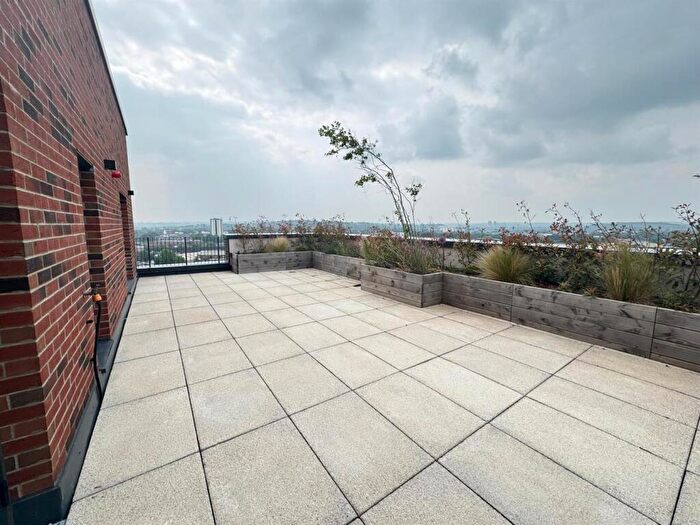 2 Bedroom Apartment To Rent In Springwell Gardens, Springwell Road, Leeds, LS12