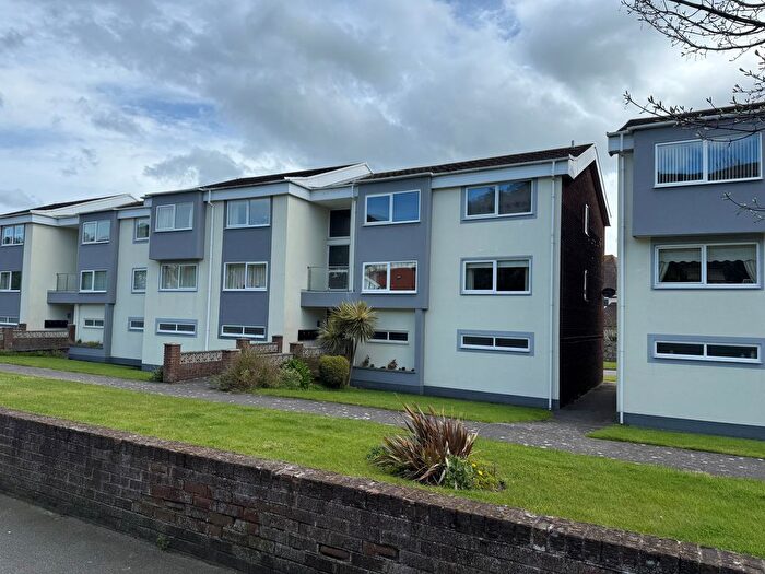 2 Bedroom Flat For Sale In Gloddaeth Avenue, Llandudno, LL30