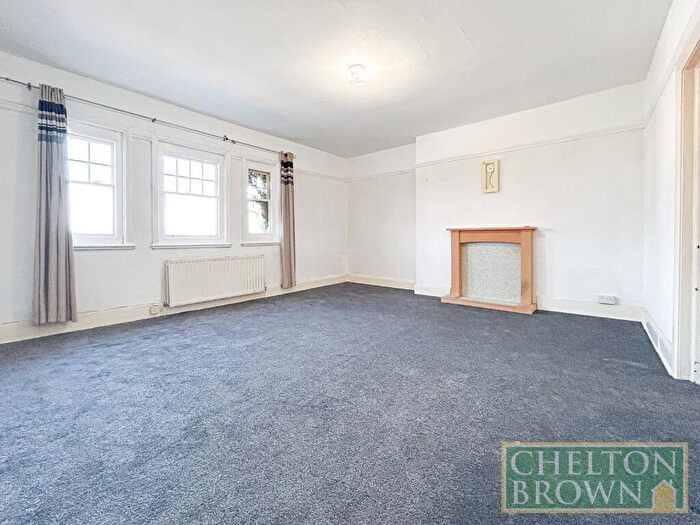 2 Bedroom Apartment To Rent In The Crescent, Northampton, Northamptonshire, NN1