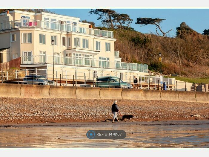 2 Bedroom Flat To Rent In The Beach, Totland Bay, PO39