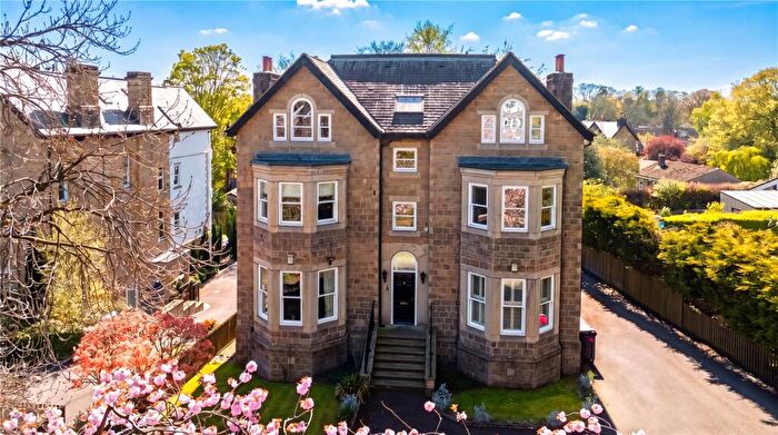 3 Bedroom Apartment For Sale In Flat, Park Crescent, Roundhay, Leeds, LS8