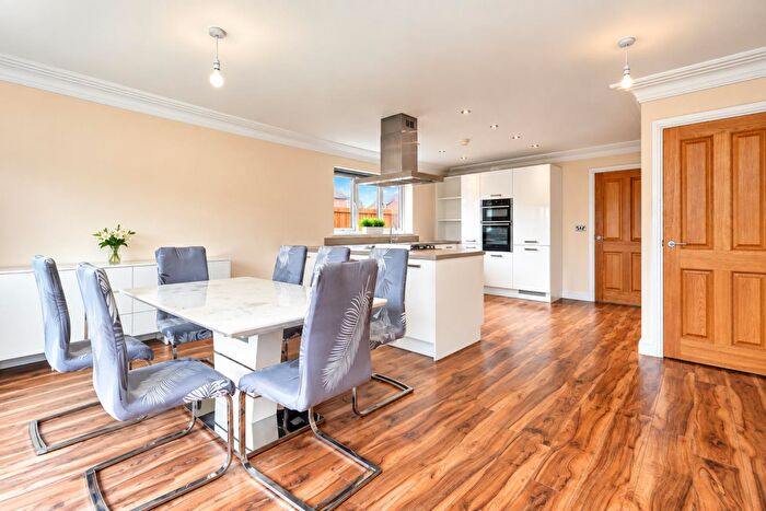 4 Bedroom Detached House To Rent In Well Lane, Blackburn, BB2