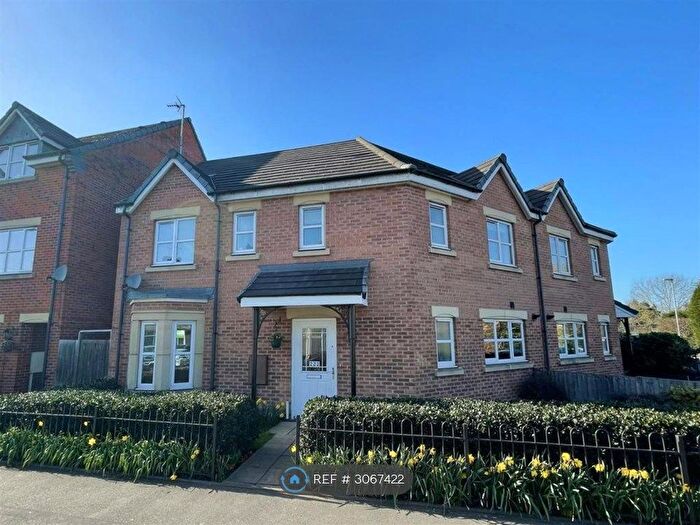 3 Bedroom Semi Detached House To Rent In Shobnall Street, Burton-On-Trent, DE14