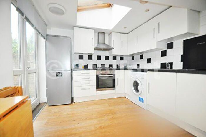 4 Bedroom Flat To Rent In Jackson Road, London, N7