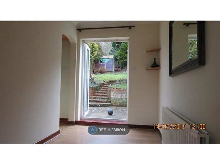 3 Bedroom Semi-Detached House To Rent In Rodway Road, Tilehurst, Reading, RG30