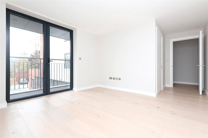2 Bedroom Apartment To Rent In Tottenham Lane, London, N8