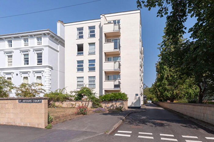 2 Bedroom Flat For Sale In Evesham Road, Cheltenham, GL52
