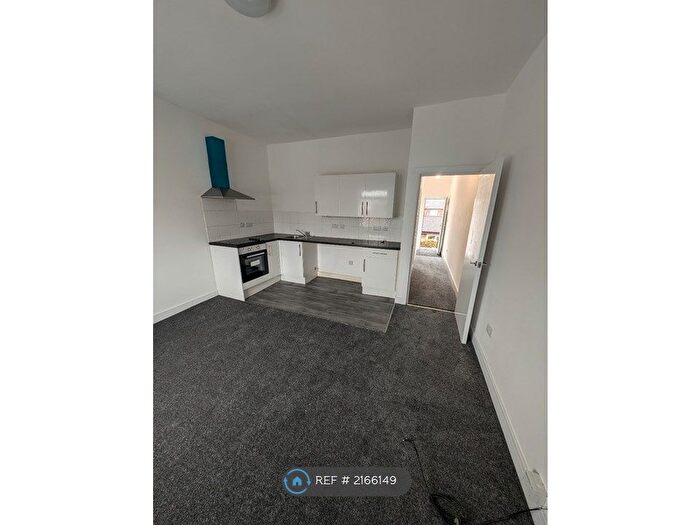 1 Bedroom Flat To Rent In Edge Lane, Droylsden, Manchester, M43