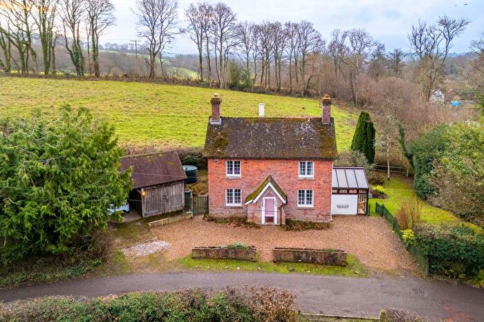 3 Bedroom Property For Sale In Edenbridge Road, Hartfield, TN7