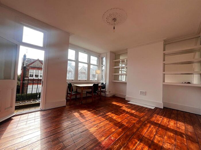2 Bedroom Flat To Rent In Clifford Gardens, Kensal Rise, NW10