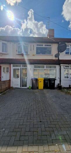 4 Bedroom Terraced House To Rent In Shaw Road, Enfield, EN3