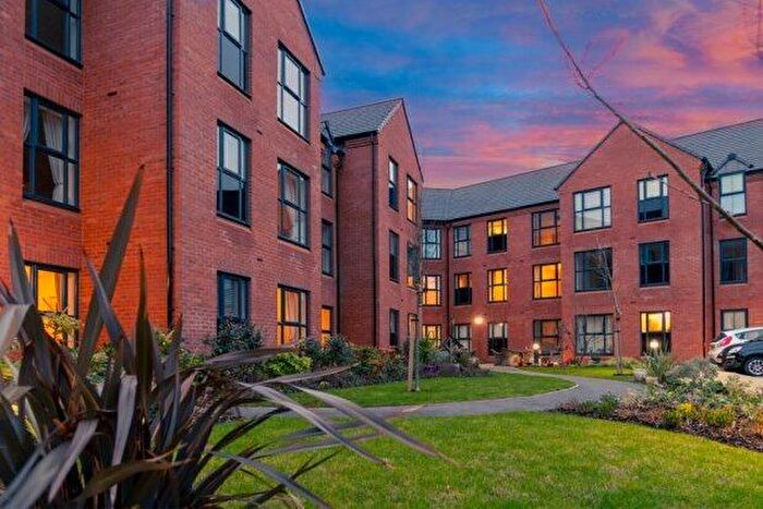 1 Bedroom Flat To Rent In Clive Road, Redditch, B97