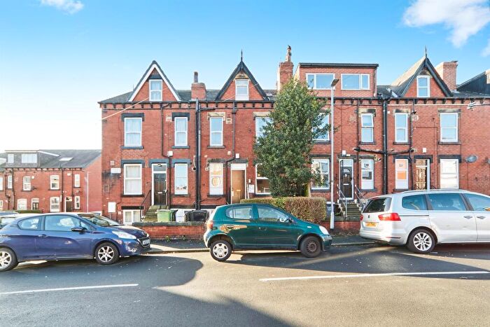 4 Bedroom Terraced House For Sale In Hessle Street, Leeds, LS6