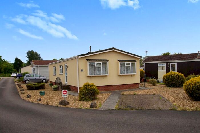 2 Bedroom Mobile/park Home For Sale In Hi Ways Park, Hallen, Bristol, BS10