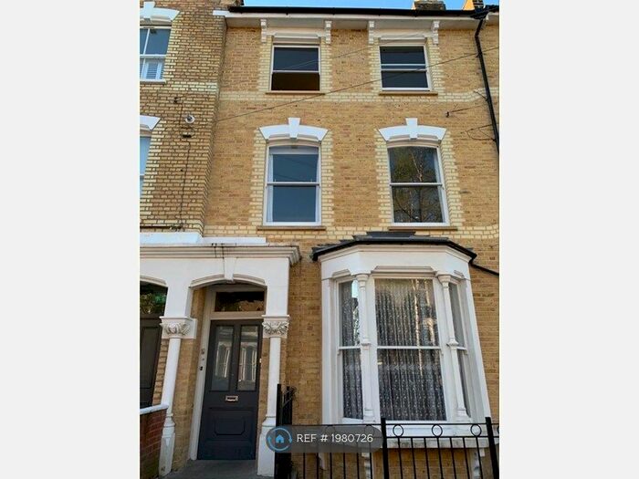 3 Bedroom Flat To Rent In Reighton Rd, London, E5