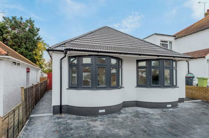 4 Bedroom Bungalow To Rent In Hayfield Road Orpington, BR5