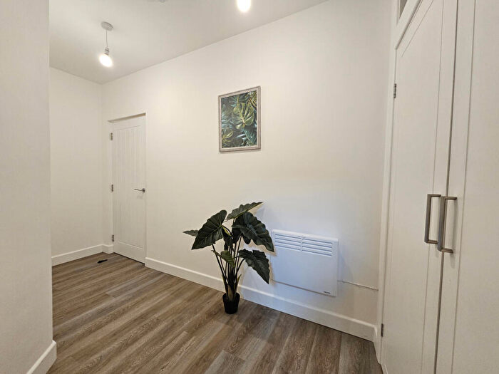 1 Bedroom Flat To Rent In Globe Court, Stone, ST15