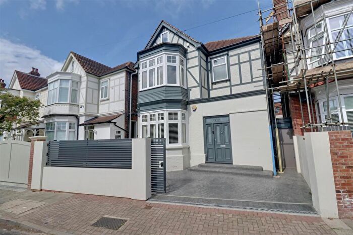 4 Bedroom Detached House For Sale In Craneswater Avenue, Southsea, PO4
