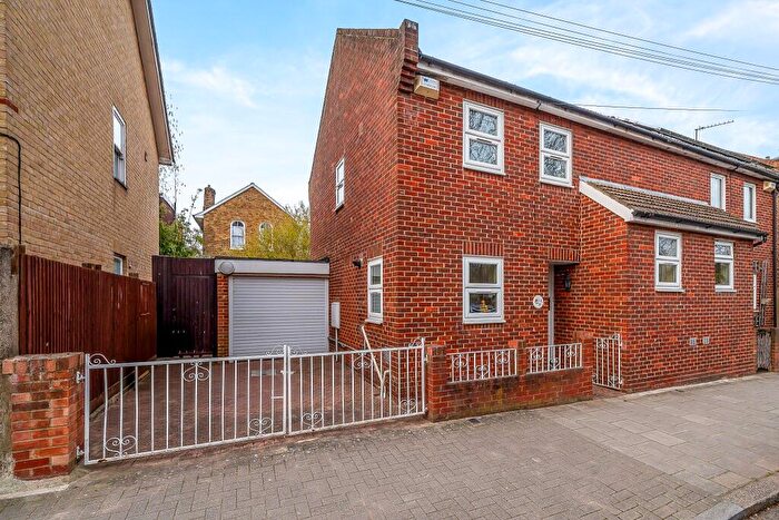 3 Bedroom Semi Detached House For Sale In West Norwood, SE27