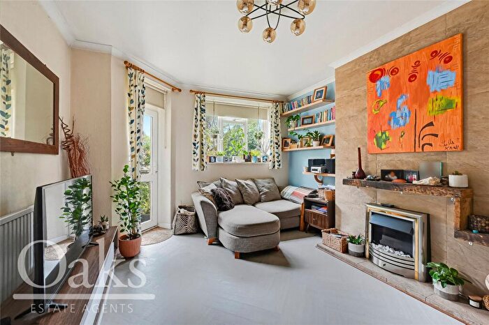 2 Bedroom Apartment For Sale In Cork Tree House, Lakeview Road, SE27