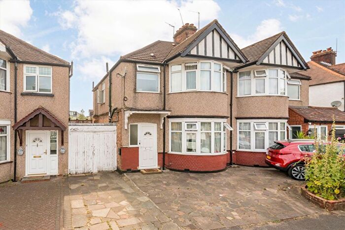 Studio To Rent In Torver Road, Harrow, HA1