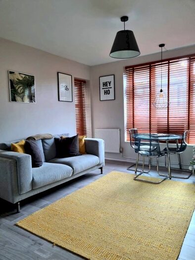 2 Bedroom Flat To Rent In Prout Road, Hackney, E5