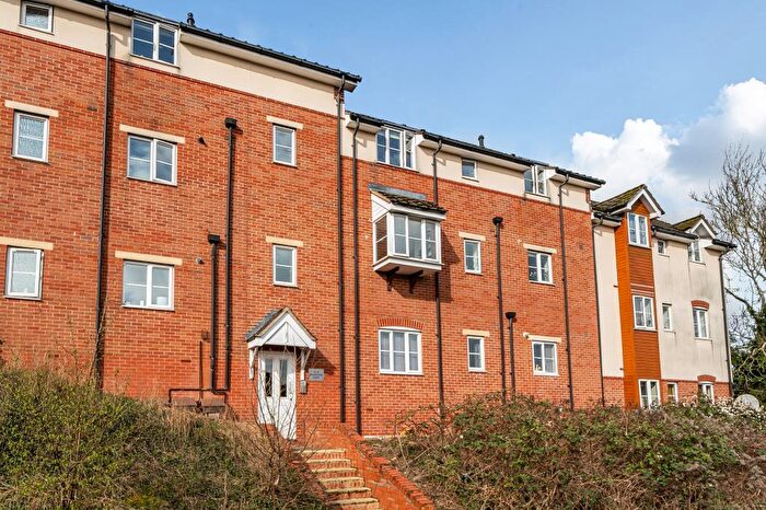 2 Bedroom Flat For Sale In High Wycombe, Buckinghamshire, HP12