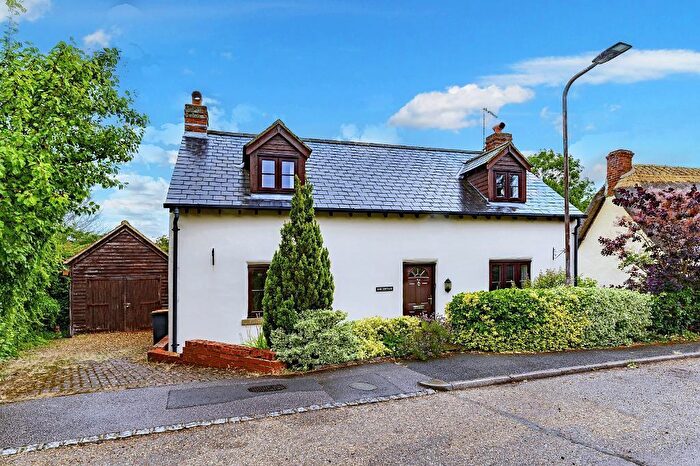 4 Bedroom Detached House For Sale In Church End, Thurleigh Bedford, MK44
