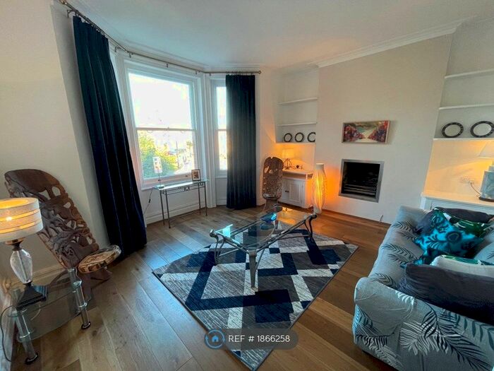 3 Bedroom Flat To Rent In Flanders Mansions, London, W4