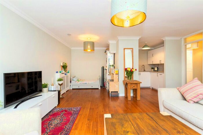 1 Bedroom Apartment To Rent In Oakshott Court, Polygon Road, London, NW1